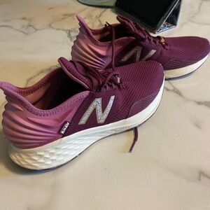 Womens New Balance tennis shoes.